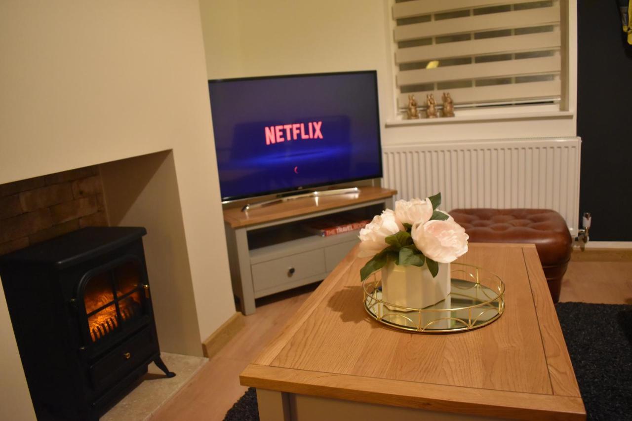 Entire House In Retford City Centre ภายนอก รูปภาพ